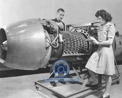 JUNKERS JUMO 004 JET ENGINE DISPLAY NACA CLEVELAND 1946 8X10 PHOTO