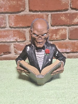 Spirit Halloween Exclusive Tales From The Crypt keeper 9.5'' Statue Bust.