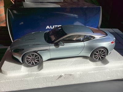 Autoart 1:18, Aston Martin DB11, Skyfall Silver, wie hellblau met., AA70267, TOP