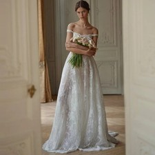 Luxurious Lace A-Line Wedding Dress Strapless Off Shoulder Backless Bridal Gown
