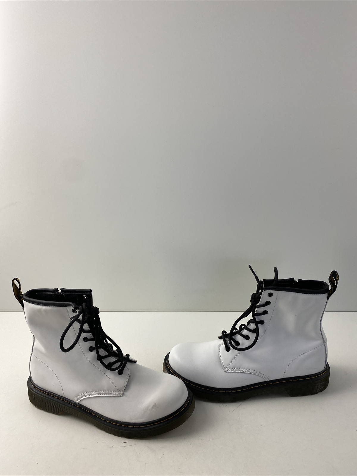 Dr. Martens 1460 Y White Smooth Leather 