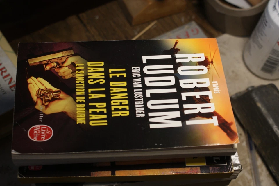 Le danger dans la peau ( Jason Bourne ). Robert Ludlum (la mémoire dans la peau) - Photo 1/1