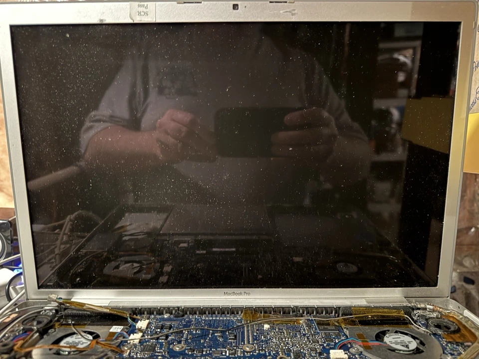 PARTS - Apple MacBook Pro 15.4" Laptop - MA464LL/A (January, 2006) ? - Image 3 of 4