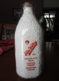1950's ELM VALLEY Holland MICHIGAN 1/2 Gallon MICH. MI. dairy milk bottle