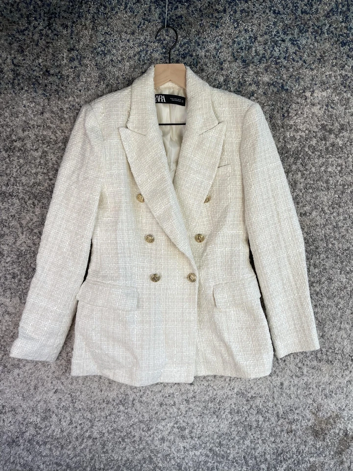 Blazer Zara Mujer Pequeño Marfil Tweed Doble Pecho Dorado Botón Boucle Chaqueta Foto 2 de 4