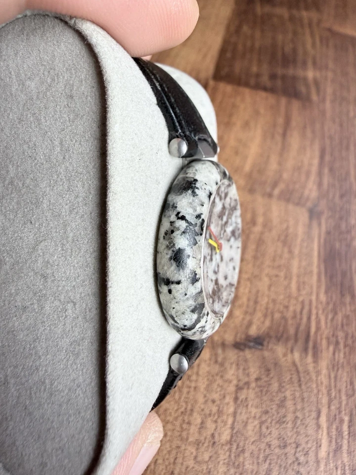 Vintage Tissot RockWatch Granite Stone Quartz R150 915-7 NEW BATTERY ORIGI STRAP - Image 3 of 4