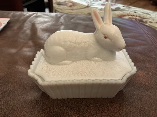 Vintage Westmoreland Milk Glass Rabbit On Nest, WG Mark/pink Ears, Eyes, Mouth