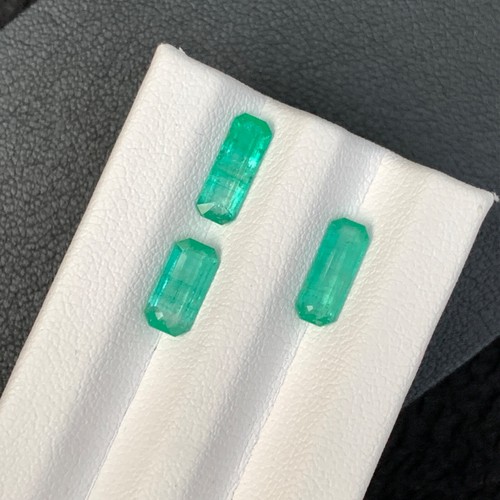 Natural Cut 2.56 Carat Panjshir Green Emerald Faceted Loose Gemstones - Picture 2 of 4