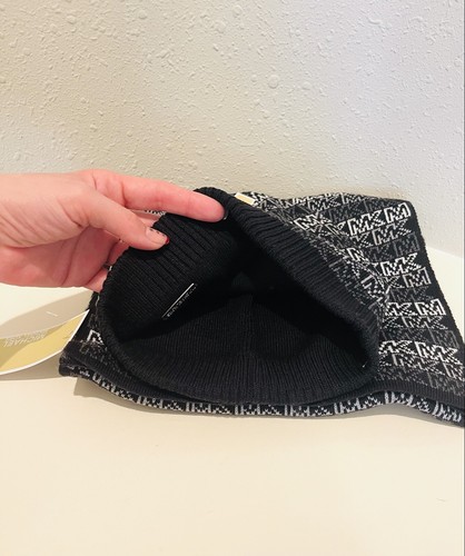Michael Kors Monogram Knit 2 Piece Set Gift Scarf& Reversible Beanie OS NWT - Picture 3 of 5