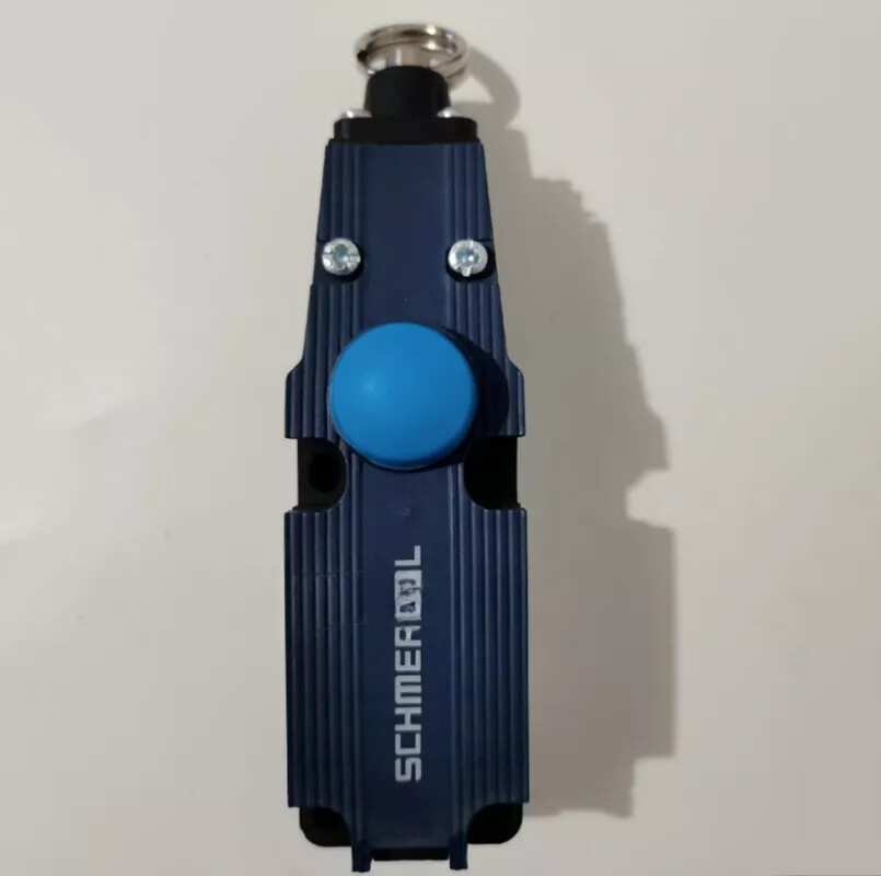 1Pcs New ZQ700-11 ZQ 700-11 Schmersal Rope Switch Pull Switch Free