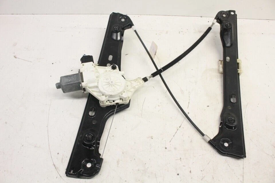 2006-2011 BMW 325i 328i 330i 335i M3 Front Window Regulator Right OEM Used - Изображение 3 из 4