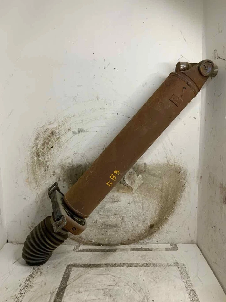 01-07 GMC Sierra 2500 HD eje de transmisión trasero 8893489 FrntSect solo 6,6 L 8C diésel Foto 2 de 4