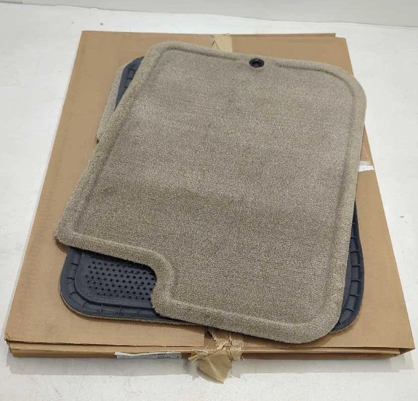 全新 原始设备制造商 正品 通用 脚垫 2003 - 2007 土星 离子 深棕褐色 地毯套装 22716618 — 第 3/4 张图片