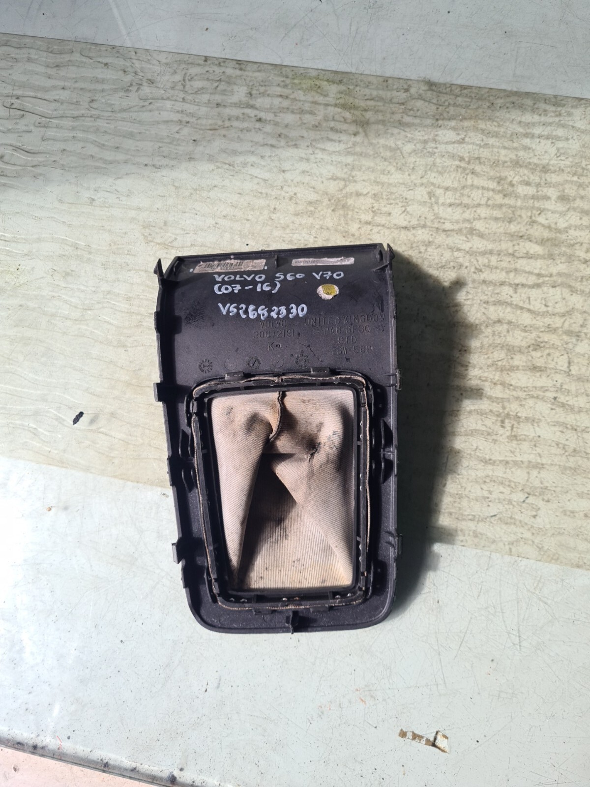 VOLVO S60 V70 2007-16 M2682330 30672191 AUTO GEAR STICK SURROUND TRIM ...