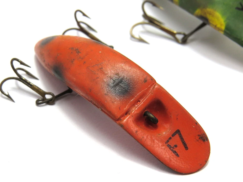 Helin Flatfish Vintage Diving Plastic and Wood Crankbait Fishing Lures, Lot of 3 - Image 3 of 4
