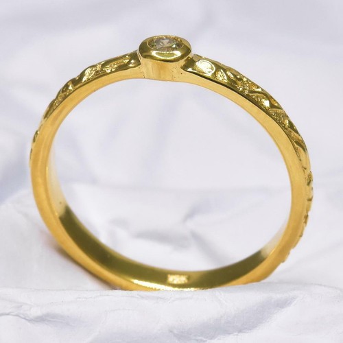 Ring size 8.5 Gold Vermeil Sterling Silver Genuine Natural 0.08ct Diamond 2.40 g - Picture 2 of 9