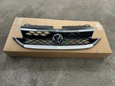 Genuine Volkswagen Center Grille 2GJ-853-651-AH-ZLL OEM Original