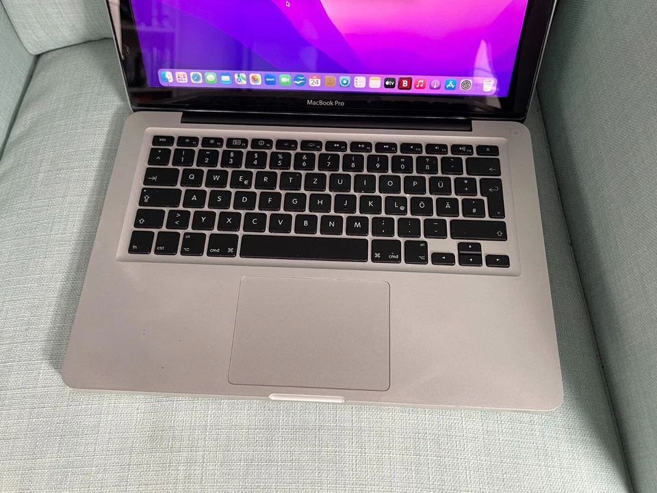 Apple MacBook Pro 13 Zoll Intel Core 2 Duo 2.4, 4GB RAM 256GB SSD MacOS Monterey - Bild 3 von 4