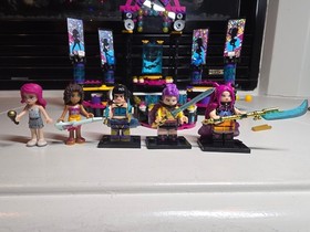 KPop Demon Hunters Mira Rumi Zoey Minifigures & LEGO Friends 41105 Stage LOT