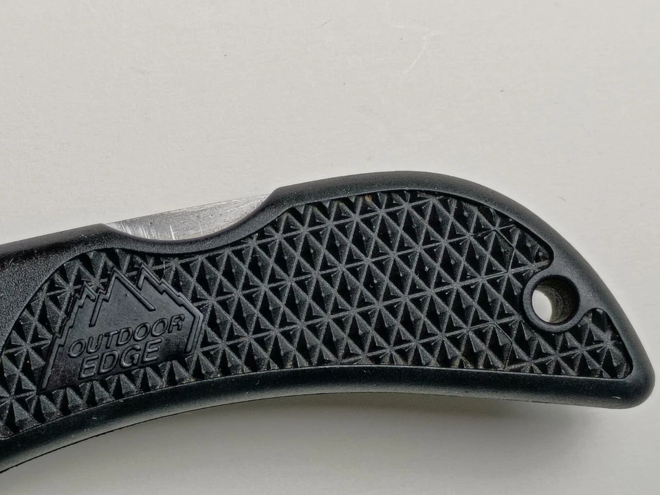 Navaja de bolsillo plegable de hoja reemplazable Outdoor Edge 3.0" Onyx EDC - Foto 4 de 4