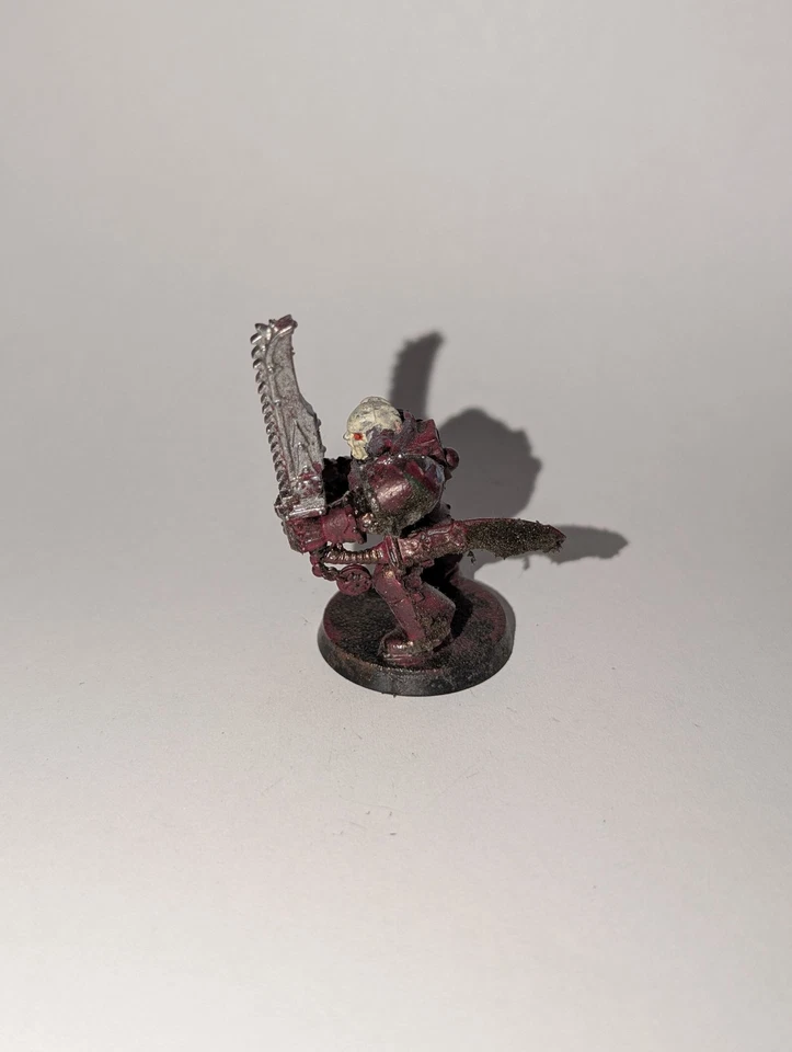Space Marine Kettenschwert Pistole bemalt weinrot Warhammer 40K - Bild 4 von 4