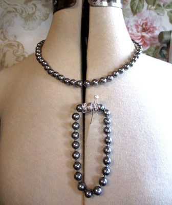 Vintage Nolan Miller Gray Perennial  Pearl Necklace  2 Pc Set   Magnetic Closure