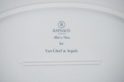 RAYNAUD Van Cleef & Arpels 楕円形皿 Raynaud Limoges For Van Cleef & Arpels Floral Detail Porcelain