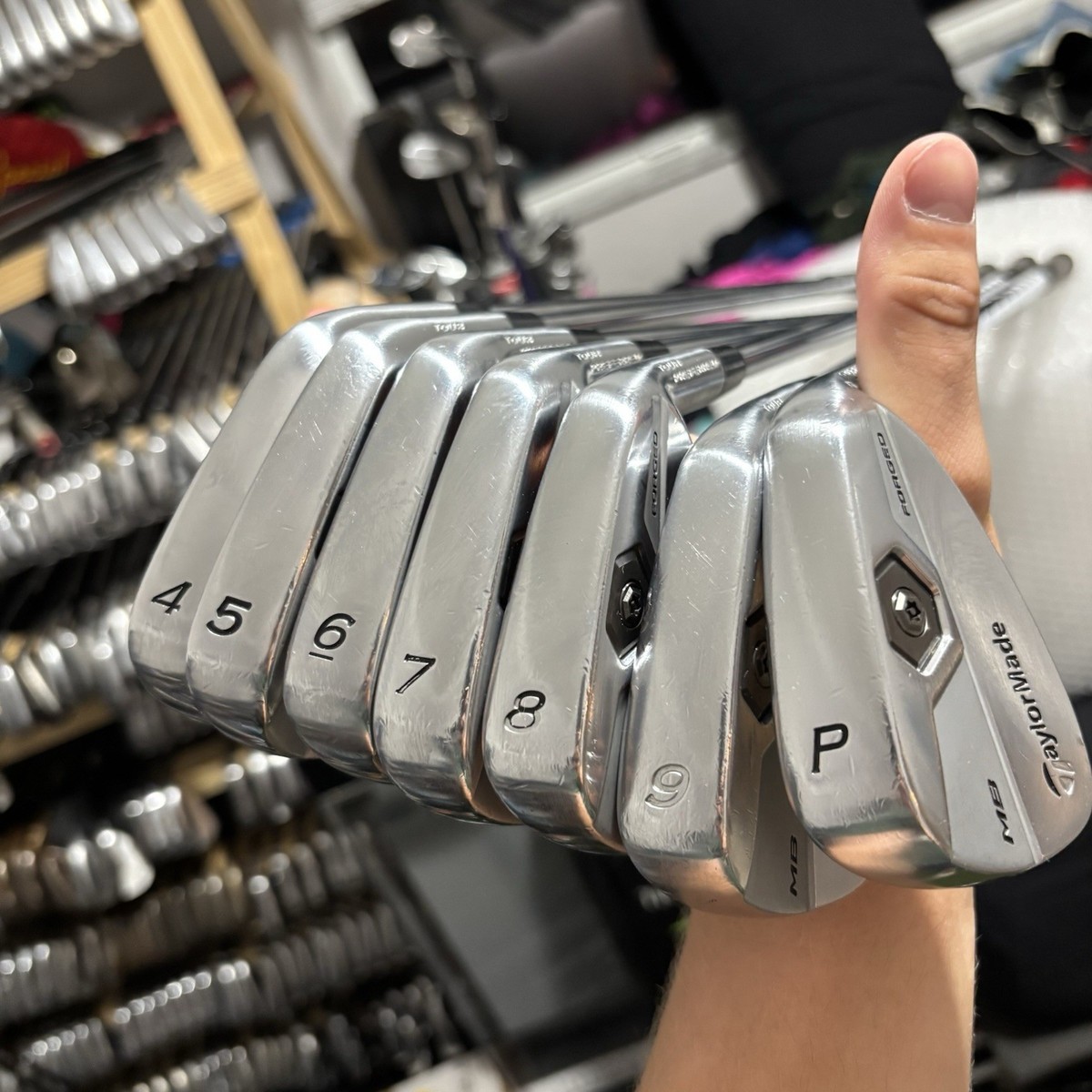 2011 TaylorMade Tour Preferred MB Iron Set 4-PW / Dynamic Gold