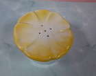Vintage Ceramic Buttercup Yellow Daisy Shaped Flower Salt And Pepper Shakers — photo 10
