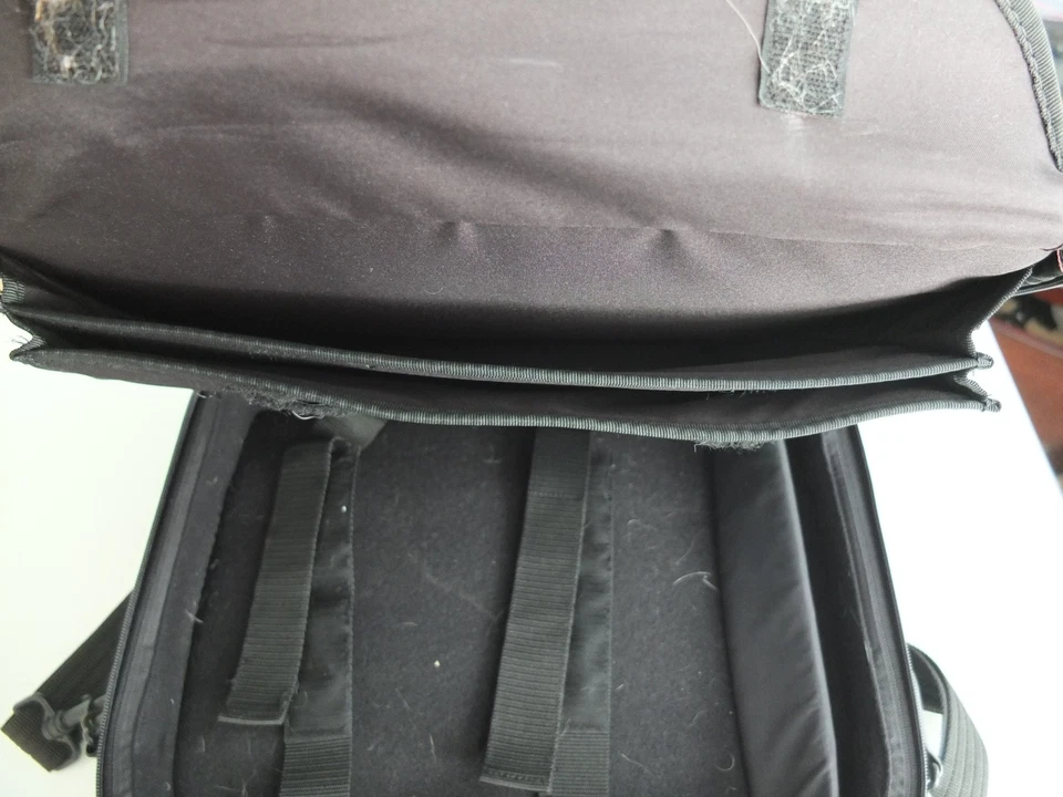 Estuche de transporte para computadora portátil Dell de 17 pulgadas con correa para el hombro Foto 3 de 4