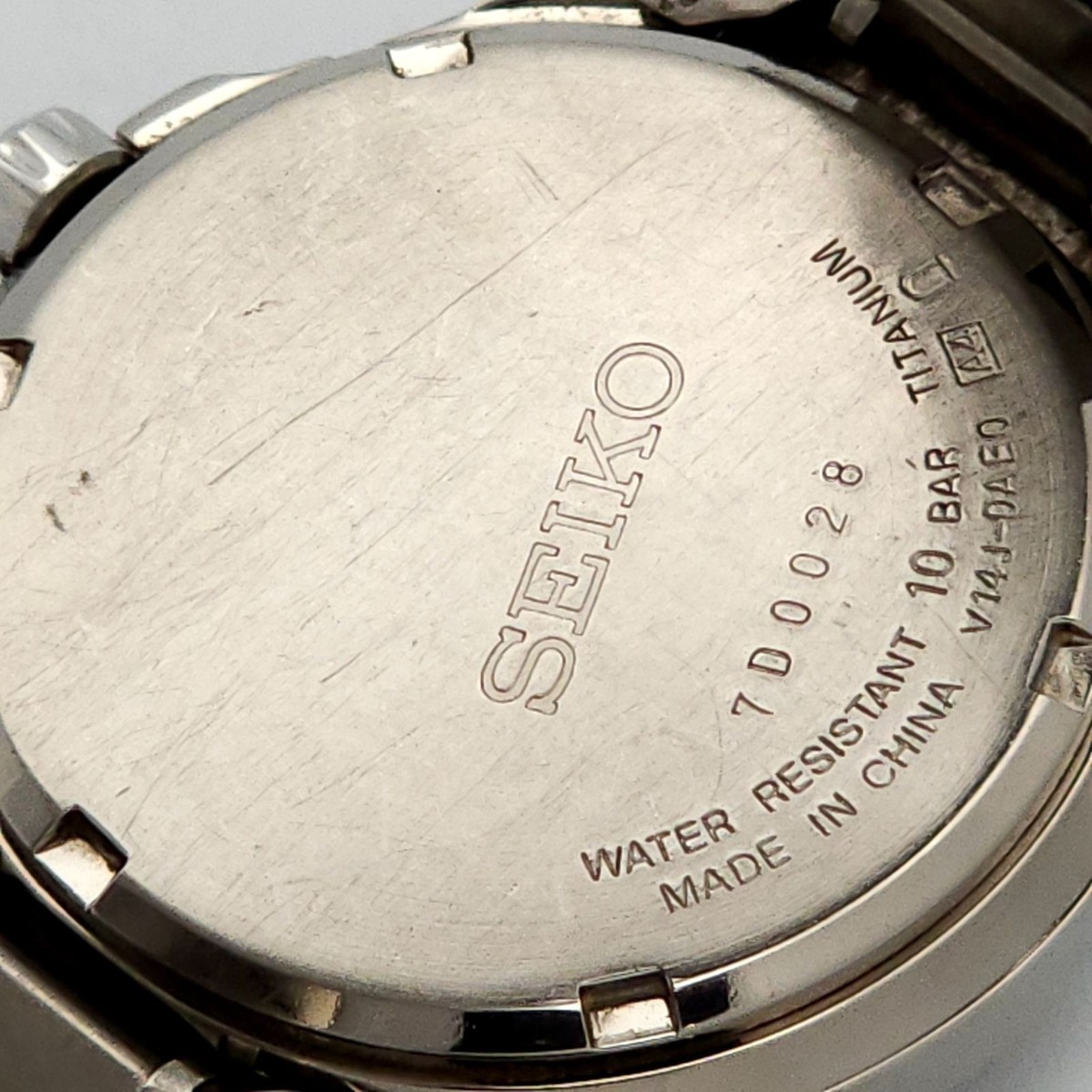 SEIKO V14J-0AE0 Solar Titanium men Quartz Black Dial Watch Japan