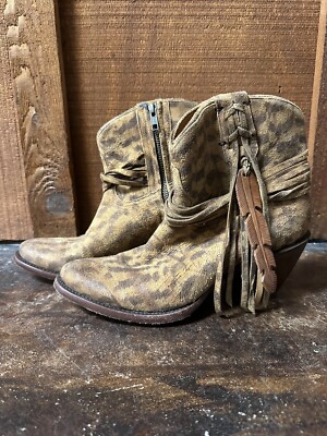 Lucchese Women's 7.5 Robyn Feather Boots - Suede Leather