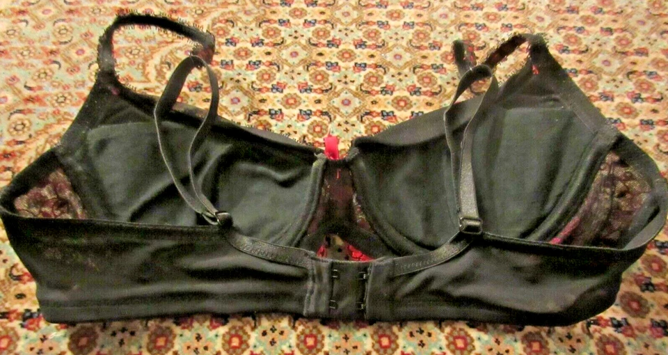 Sujetador Fashion Bug negro con aros de encaje rojo talla 34B Foto 3 de 3