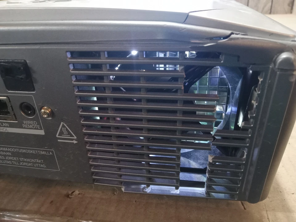 Works but Damaged - Sharp XG-C335X 3LCD Projector - Image 2 of 3