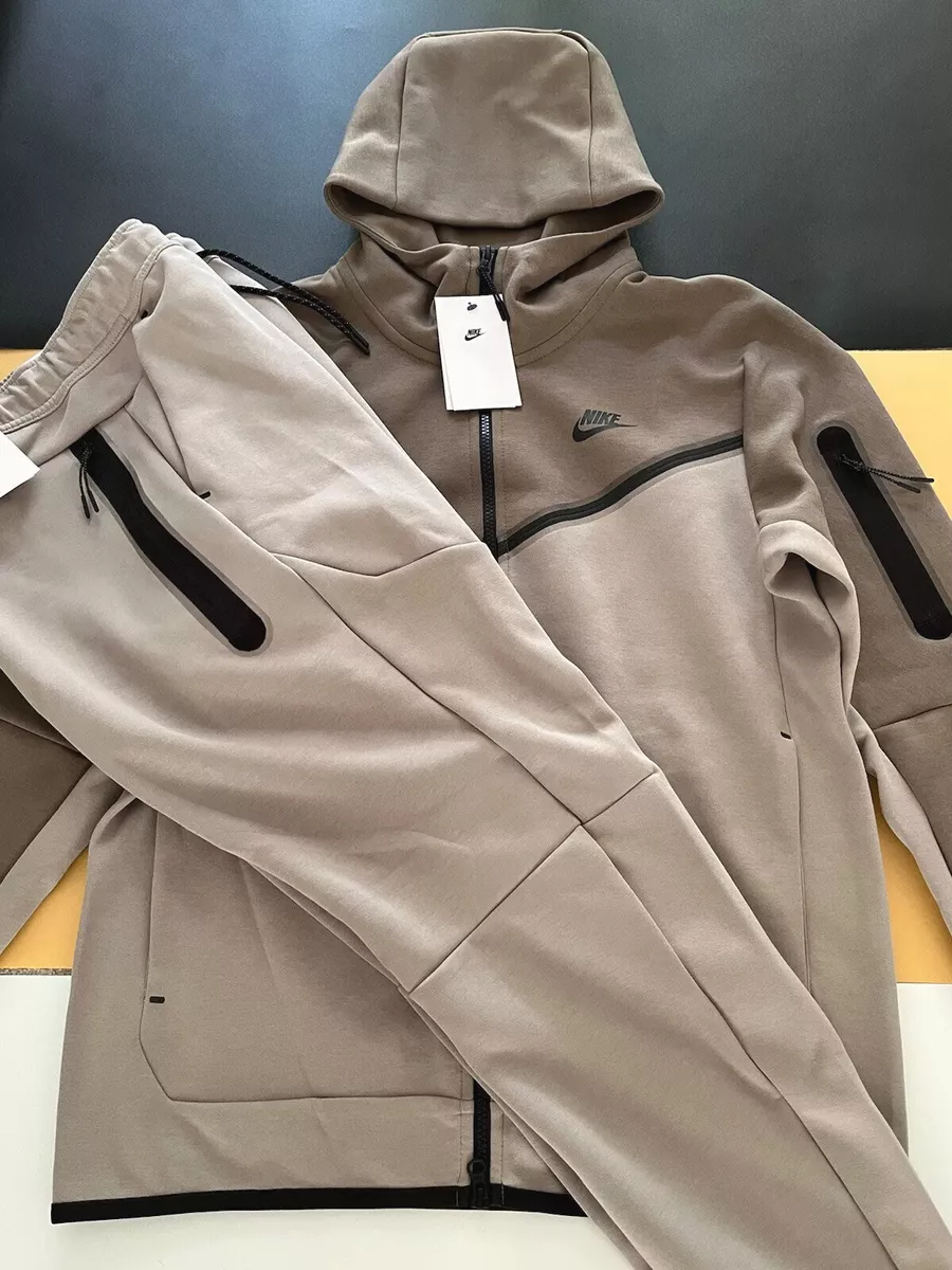 Nike tech tracksuit store black and grey