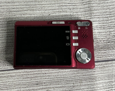 Polaroid t730 7.0 Megapixels Digital Camera 3X Super Zoom CTA