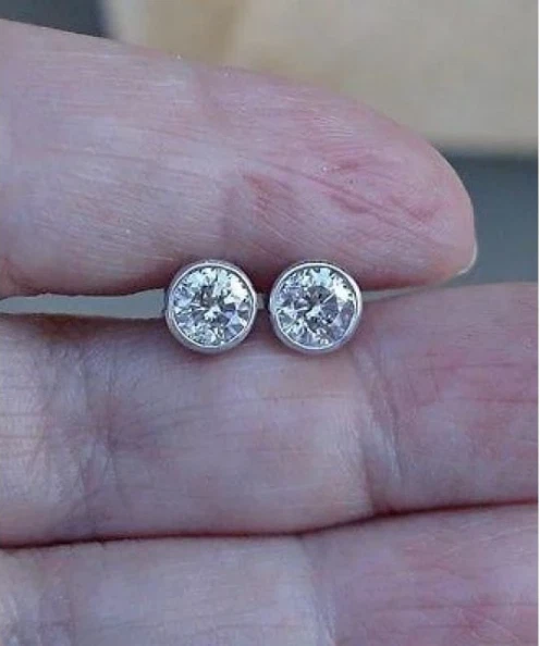 Brinco lindo de ouro branco 14k com moldura de moissanita branca corte redondo 3,00 ct sólido - Imagem 2 de 4