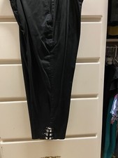 Euc ladies Ruby Rd black capri jeweled capri pants size 16 stretchy