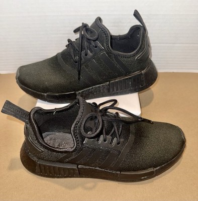 Adidas Sneakers Mens 7 1/2 Black  Triple Black Boost Runner