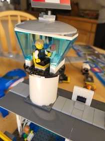 LEGO CITY: Airport Passenger Terminal (60104) Complete W/ Instruction (no box)