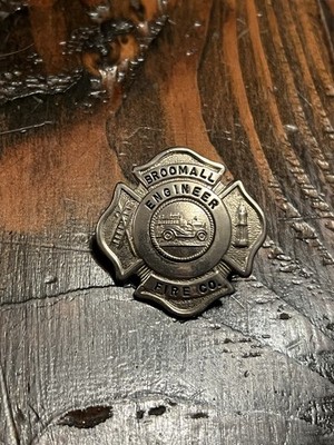 Broomall Fire Company, Delaware County Pennsylvania  Engineer  Hat Badge