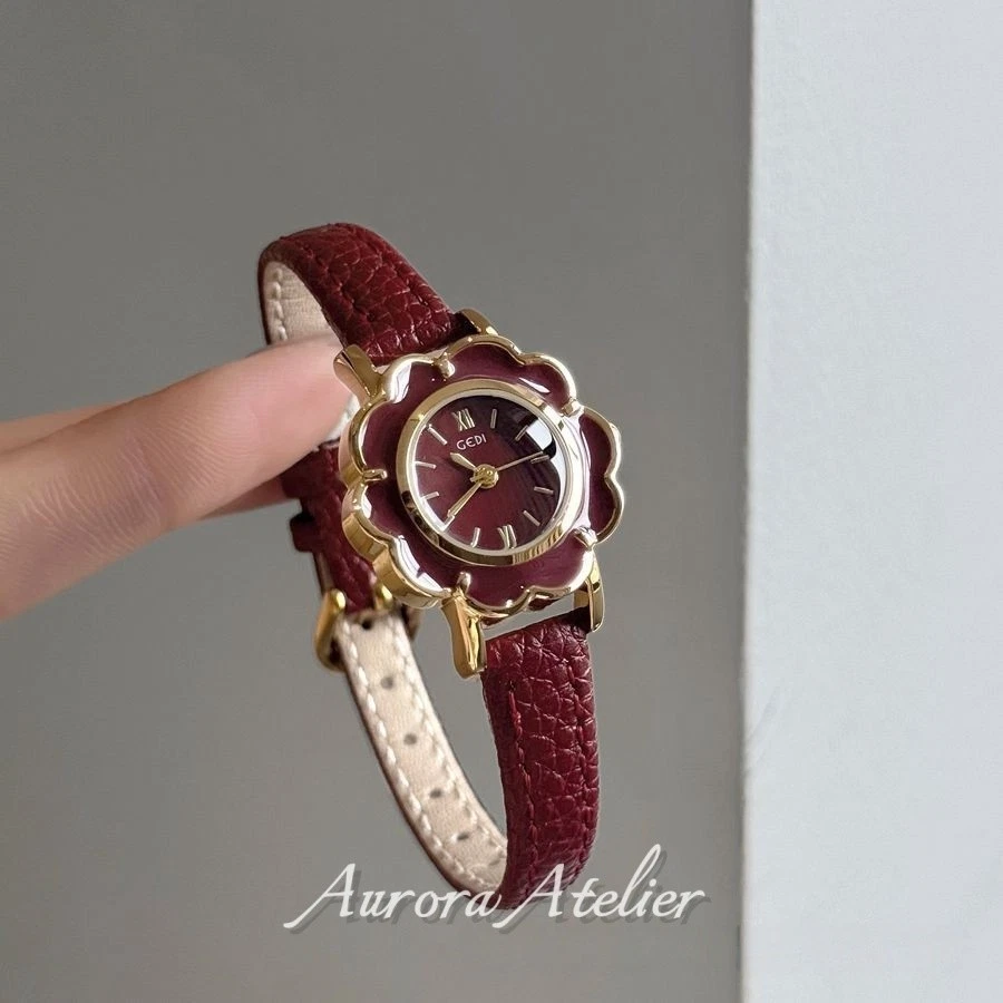 Reloj con correa de cuero PU camelia para mujer - esfera floral, cuarzo, regalo de moda Foto 3 de 4