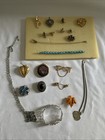 Lot Of 21 Avon Jewelry Brooch Pin Locket Necklace Bracelet Pendant Mx14 — photo 1