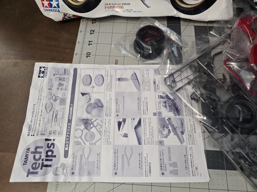 Tamiya 1/12 Ducati 916 14068 - New Complete KIT - Picture 2 of 5