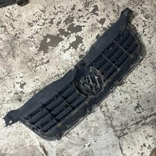 Volkswagen Passat B5.5 Front Grille 3B0853651L