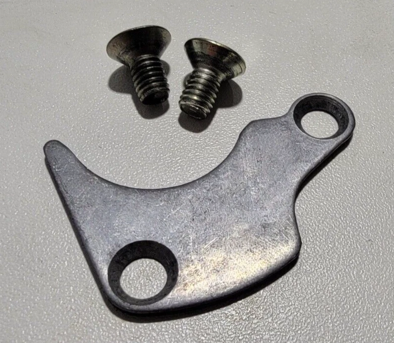 Кронштейн фиксатор пластины переключателя передач подъемника 1979 Suzuki TS125 Duster 125 TS 79 - Изображение 3 из 4