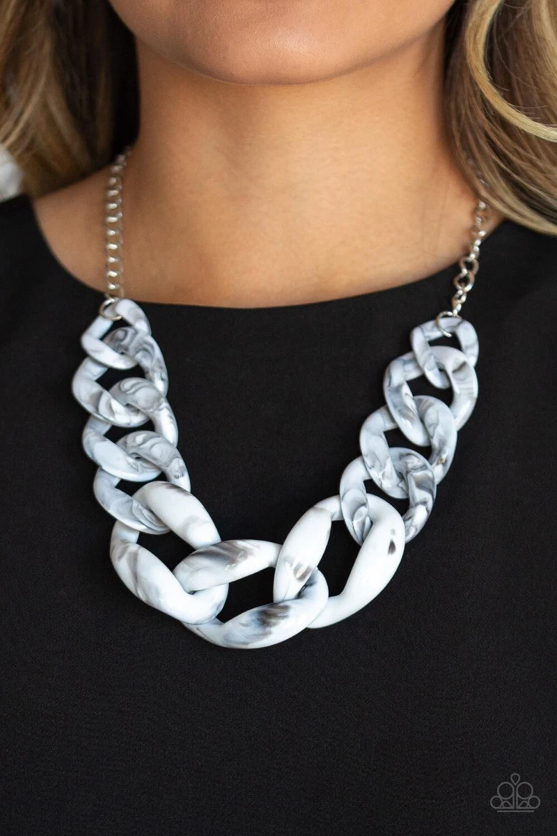 Paparazzi red acrylic necklace discount