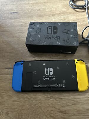 Nintendo Switch Fortnite Auflage 32GB Spielkonsole - Blau/Gelb