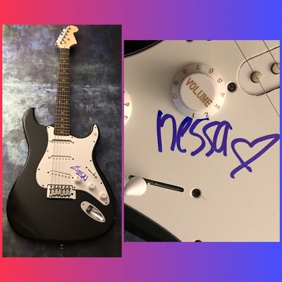 GFA la di die Star NESSA BARRETT Signierte E-Gitarre N2 COA