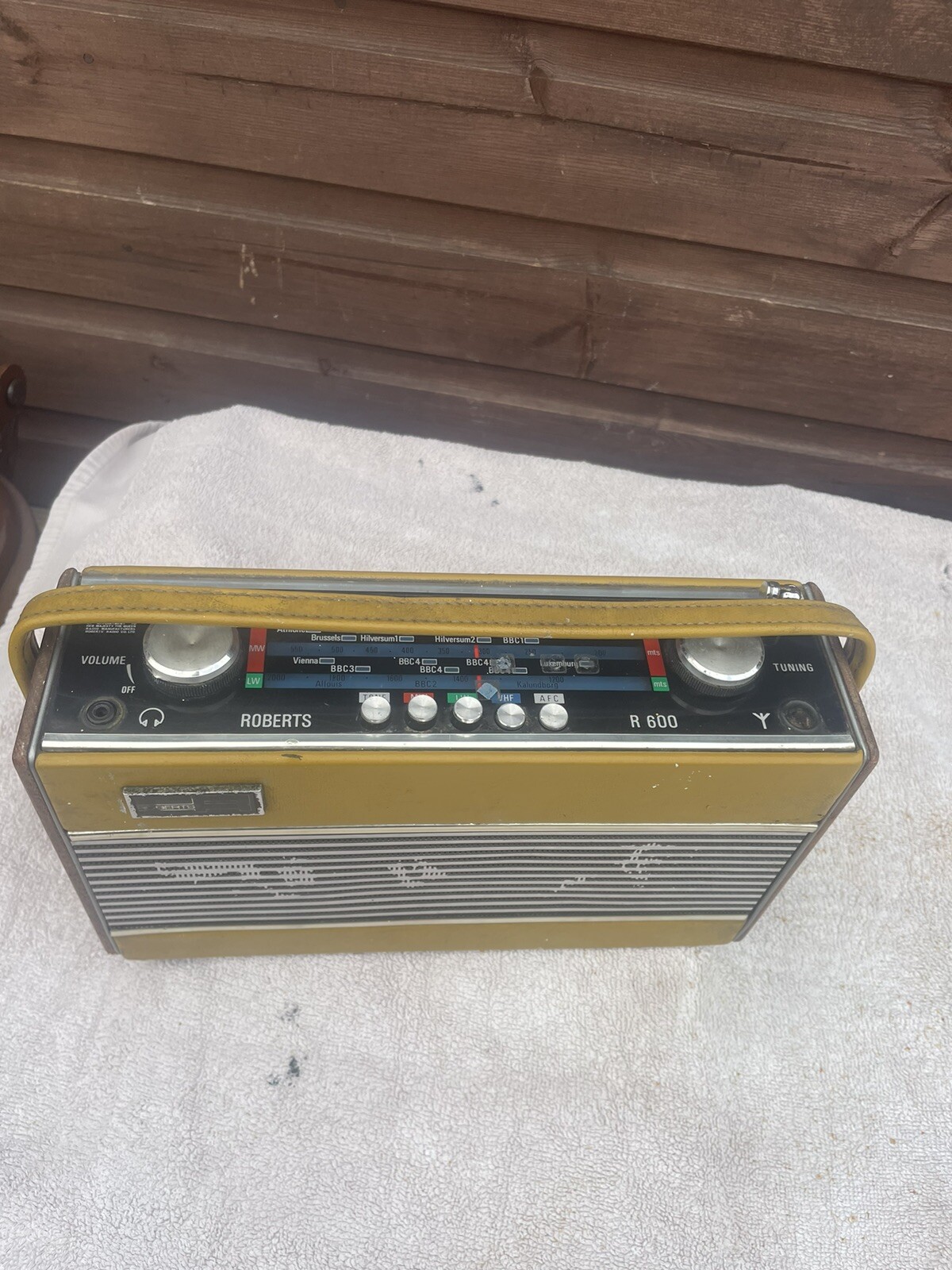 GENUINE VINTAGE ROBERTS RADIO**USED**COLLECTORS RADIO**MODEL R600